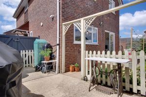 Side Courtyard- click for photo gallery